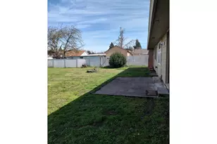 778 V St, Springfield, OR 97477 - Photo 21