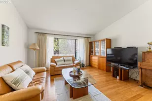 17605 SW Sumac Ln, Beaverton, OR 97007 - Photo 5