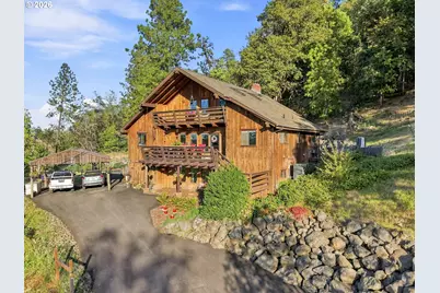 466 Laurel Dr, Roseburg, OR 97471 - Photo 1