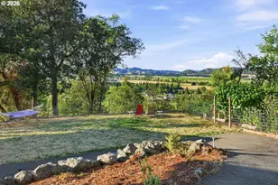 466 Laurel Dr, Roseburg, OR 97471 - Photo 33
