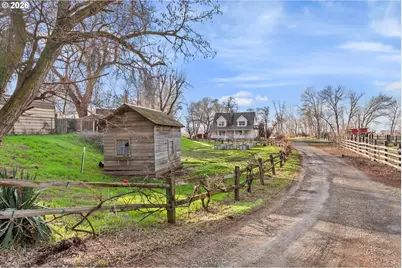 10 W Sprague St, Echo, OR 97826 - Photo 3