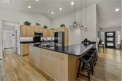 15943 Cascade Ln, La Pine, OR 97739 - Photo 9