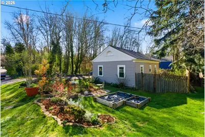 2310 SW Dolph Ct, Portland, OR 97219 - Photo 29