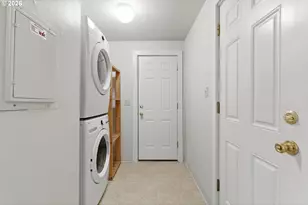 2310 SW Dolph Ct, Portland, OR 97219 - Photo 21