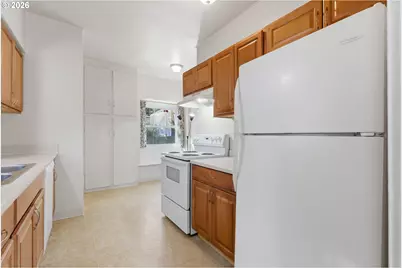 2310 SW Dolph Ct, Portland, OR 97219 - Photo 11