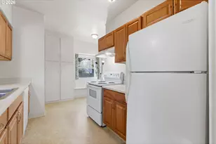 2310 SW Dolph Ct, Portland, OR 97219 - Photo 11