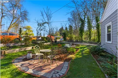 2310 SW Dolph Ct, Portland, OR 97219 - Photo 27