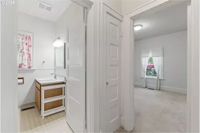 2310 SW Dolph Ct, Portland, OR 97219 - Photo 17