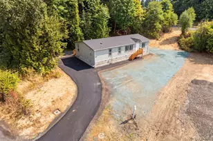 1920 Grade St, Kelso, WA 98626 - Photo 3