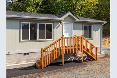 1920 Grade St, Kelso, WA 98626 - Photo 5