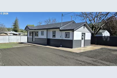 119 Walnut St, Myrtle Creek, OR 97457 - Photo 3