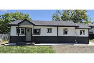 119 Walnut St, Myrtle Creek, OR 97457 - Photo 1