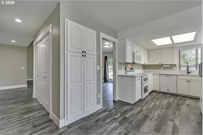 1524 NE Greensword Dr, Hillsboro, OR 97124 - Photo 11