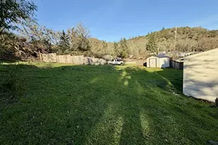 2056 NE Oswego Ave, Roseburg, OR 97470 - Photo 31