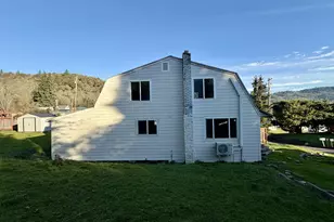 2056 NE Oswego Ave, Roseburg, OR 97470 - Photo 29