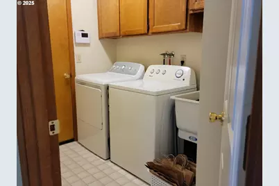 1523 NW Thompson Way, Grants Pass, OR 97526 - Photo 31