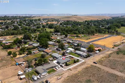 814 SW 44th St, Pendleton, OR 97801 - Photo 5