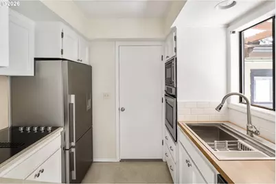 4920 NE 78th Pl, Portland, OR 97218 - Photo 13