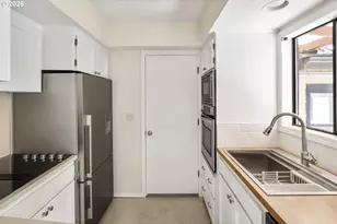 4920 NE 78th Pl, Portland, OR 97218 - Photo 13