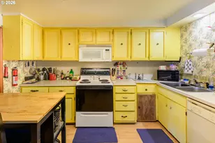 2167 Jackie Ave, Roseburg, OR 97471 - Photo 3