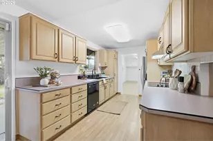 12670 NW Filbert St, Portland, OR 97229 - Photo 11