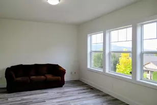 5022 SE 141st Pl SE, Portland, OR 97236 - Photo 9