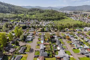 3058 NE Follett St, Roseburg, OR 97470 - Photo 37
