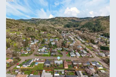 3058 NE Follett St, Roseburg, OR 97470 - Photo 33