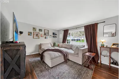 3058 NE Follett St, Roseburg, OR 97470 - Photo 5