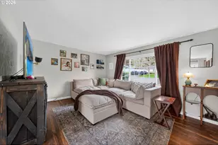 3058 NE Follett St, Roseburg, OR 97470 - Photo 5