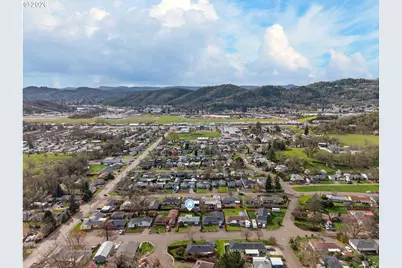3058 NE Follett St, Roseburg, OR 97470 - Photo 35