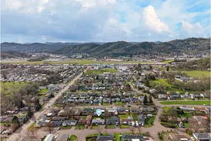 3058 NE Follett St, Roseburg, OR 97470 - Photo 35