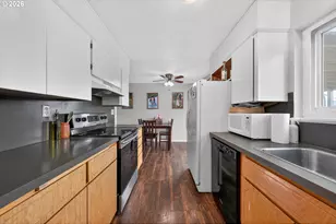 3058 NE Follett St, Roseburg, OR 97470 - Photo 11