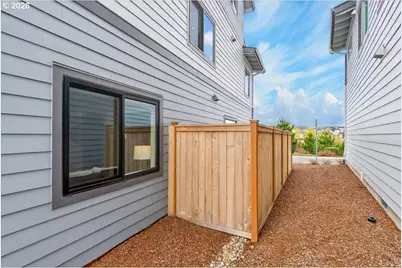 6745 SE Genrosa St, Hillsboro, OR 97123 - Photo 35