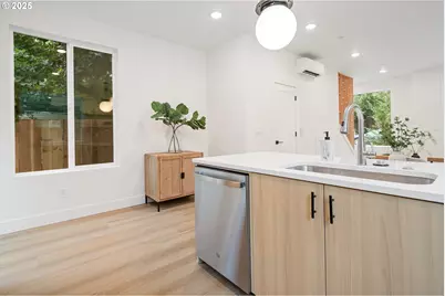 4029 SE Tibbetts St, Portland, OR 97202 - Photo 7