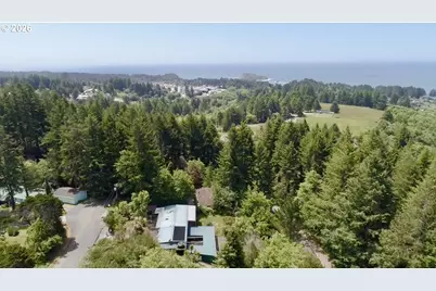17812 Aqua Vista Ln, Brookings, OR 97415 - Photo 11