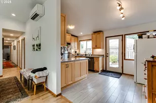 1410 Lake Dr, Eugene, OR 97404 - Photo 5