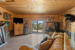 941 Colonial Rd, Roseburg, OR 97471 - Photo 17