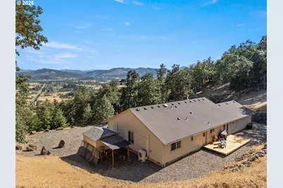 941 Colonial Rd, Roseburg, OR 97471 - Photo 33