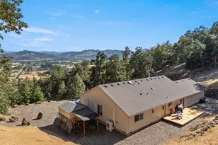 941 Colonial Rd, Roseburg, OR 97471 - Photo 33