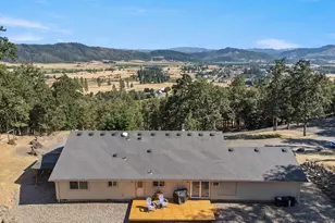 941 Colonial Rd, Roseburg, OR 97471 - Photo 37