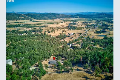 941 Colonial Rd, Roseburg, OR 97471 - Photo 41