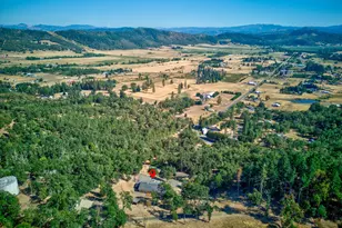 941 Colonial Rd, Roseburg, OR 97471 - Photo 41