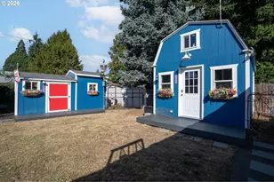 726 NE 3rd Ave, Hillsboro, OR 97124 - Photo 5