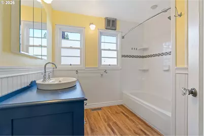 726 NE 3rd Ave, Hillsboro, OR 97124 - Photo 15