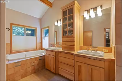 20898 NE McCormick Hill Rd, Hillsboro, OR 97123 - Photo 25