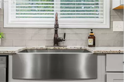 2512 NW Logan St, Camas, WA 98607 - Photo 13