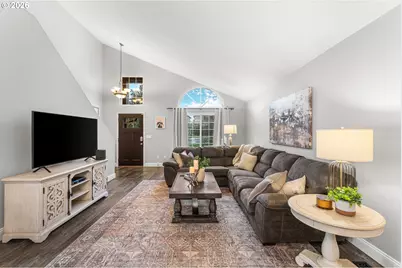 2512 NW Logan St, Camas, WA 98607 - Photo 3