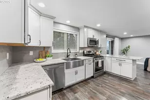 2512 NW Logan St, Camas, WA 98607 - Photo 9