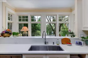 2172 SW Park Pl, Portland, OR 97205 - Photo 21